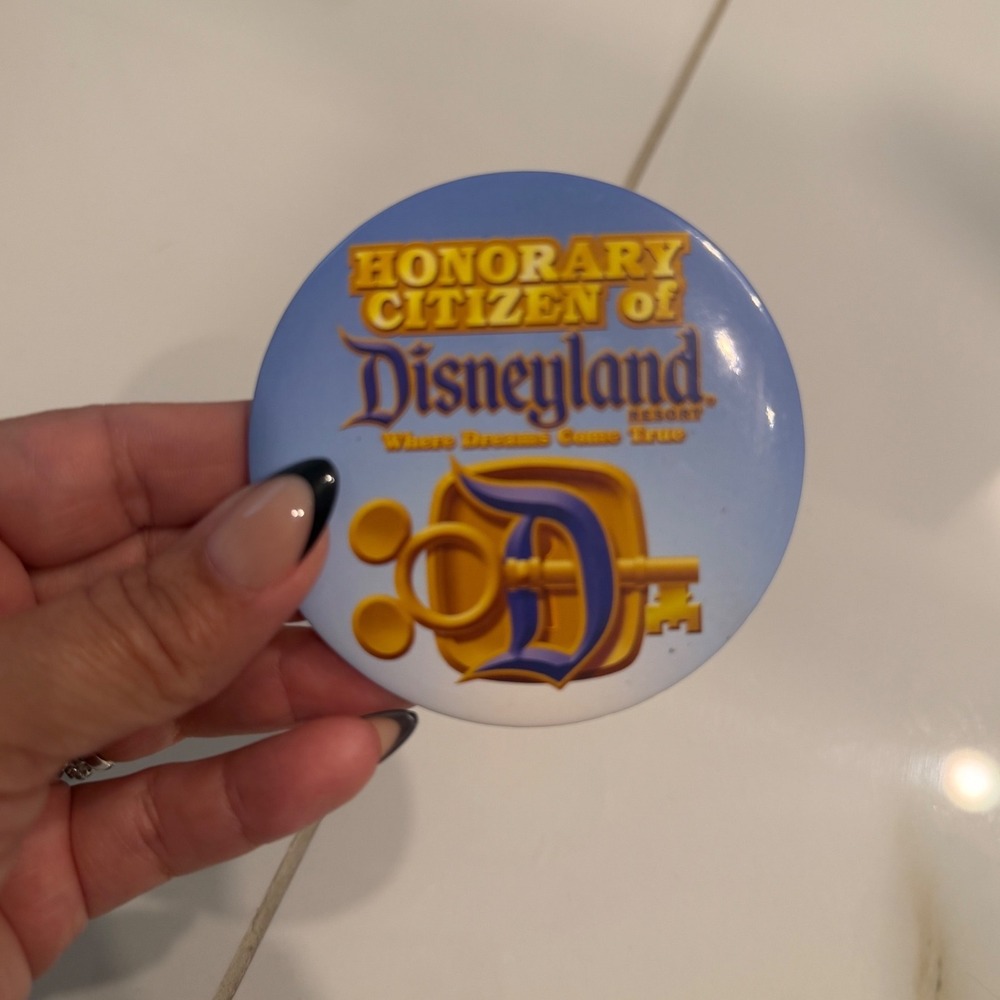 Disneyland Resort Honorary Citizen Blue Pin Back Button Where Dreams Come True